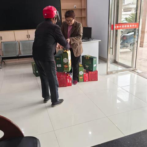 重阳节慰问高龄老人：温情暖人心