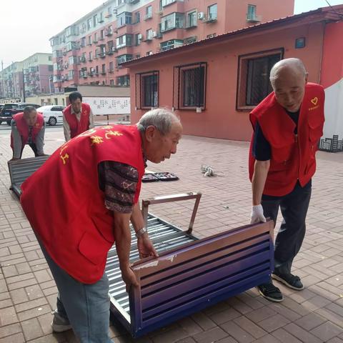 雷锋社区日报（第1262期）拆除“定时炸弹” 社区“颜值”再提升