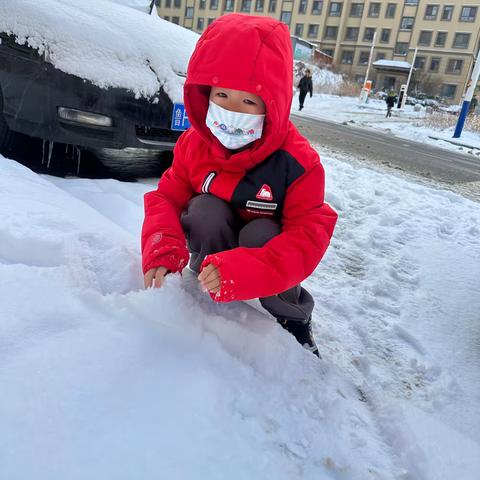 拥抱初雪，点燃童年——实验小学二八中队