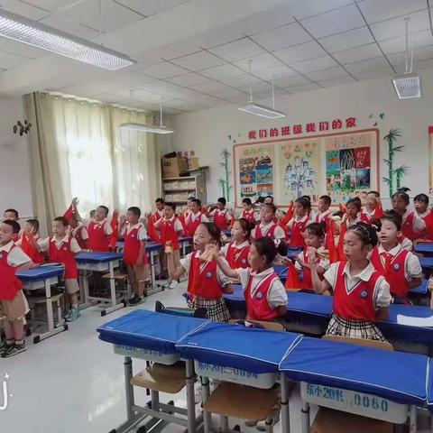 “展示语言魅力，传递少年力量”    欢迎来到东街小学一年级二班口才社团汇报展示课堂