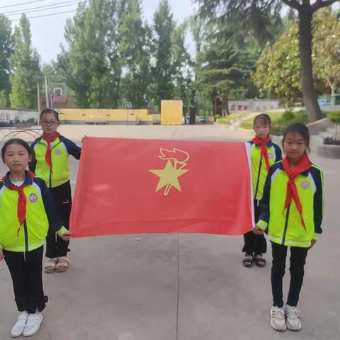 舞阳县九街镇顿庄小学“红领巾心向党”少年先锋队新队员入队仪式