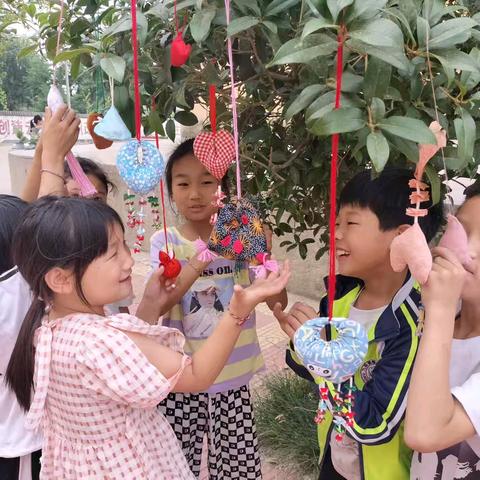 舞阳县九街镇顿庄小学“浓情端午 传承文化”主题活动