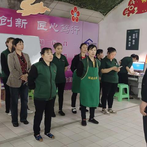 2023年4月26日中百仓储龙兴店午市现场营运