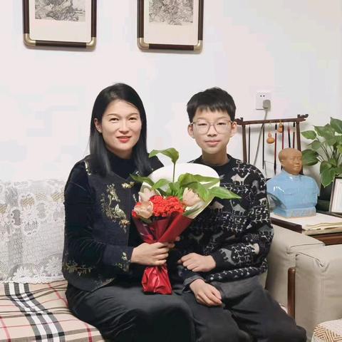 三月七日，初一16班，把爱送给最美的她！