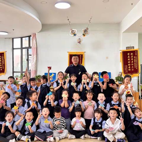 “家”点力量、“幼”见精彩——混龄五班家长助教活动