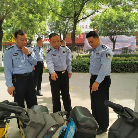 【凝心聚力再出发 交警创城在行动】让道路更通畅 让出行更文明（十四）