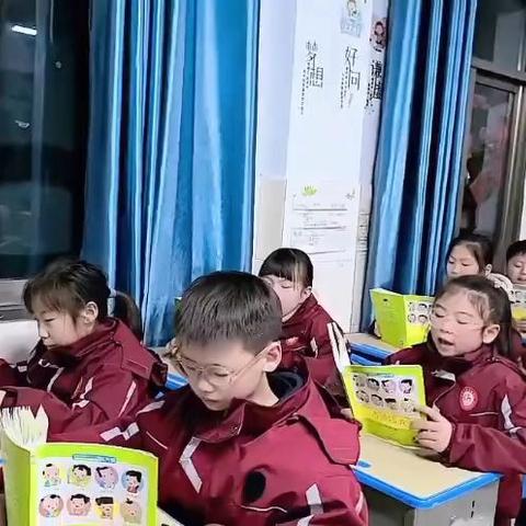 诗海泛舟 阅尽诗华——长虹学校学子们读诗的日常