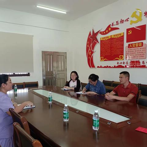 海棠区档案管理中心主任苏敏到营头村调研乡村振兴工作