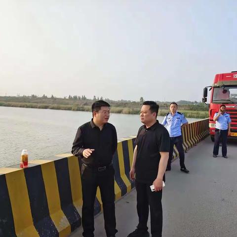 单县农业农村局农业综合执法大队保障东鱼河、东沟河胜利河流域水质达标在行动