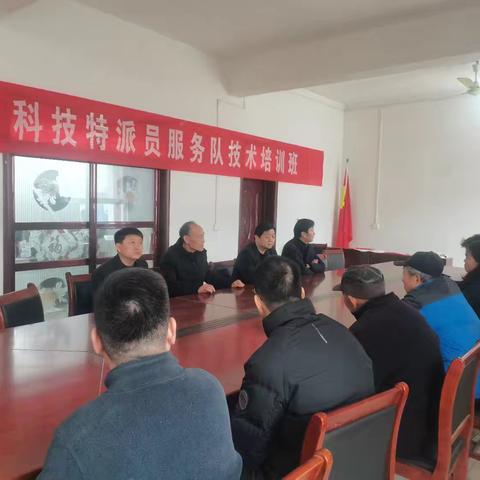 春季护苗——襄城县科技特派员在行动