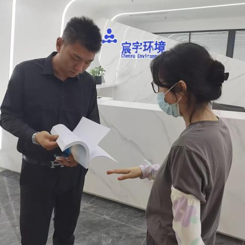 裕华区楼宇党群服务中心人才驿站“强惠企政策 助企业发展”