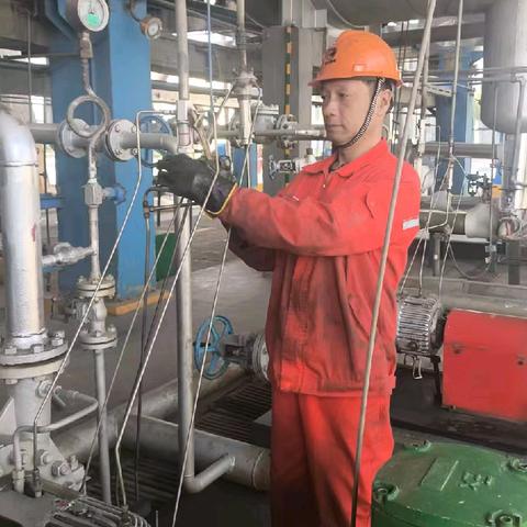 先进人物系列报道——记电专业王德