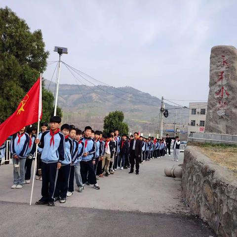 气清景明时 追昔思奋进——拍石头乡永和小学清明缅怀郑永和书记祭扫活动