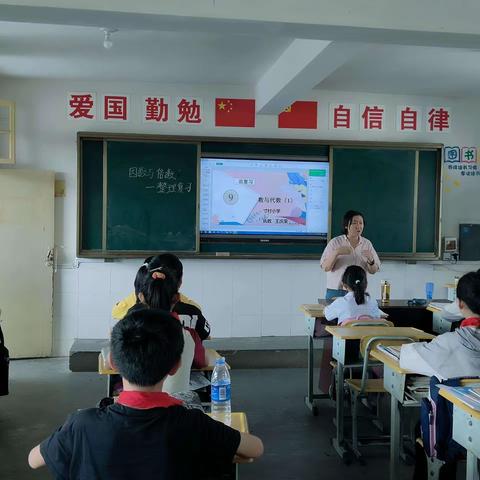 学习研讨不懈步 听课评课促成长——通海县寸村小学课堂考核课简讯