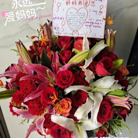 浓情五月天，情系母亲节