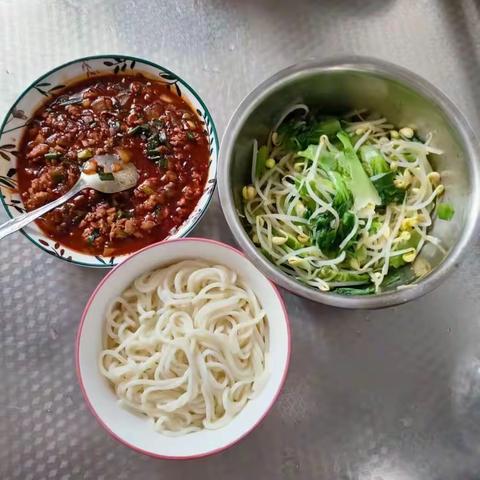 郑州市管城回族区二里岗小学“夏至”劳动实践——小夏至 盛夏始