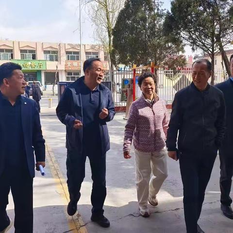 聚焦科学教育 引领创新发展——自治区教育厅校外监管处王育林处长莅临马莲渠中心学校调研科学教育工作