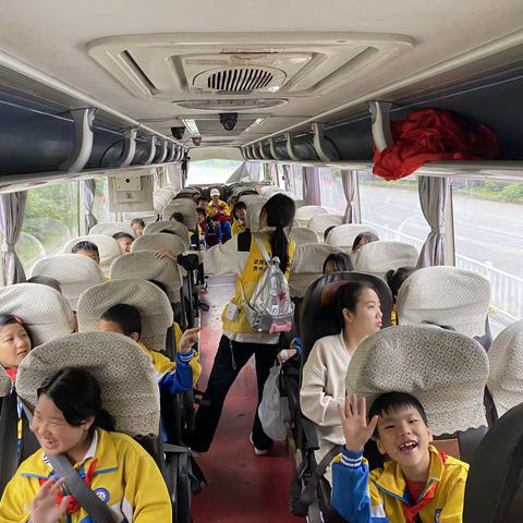 玉屏侗族自治县麻音塘中心完小三（4）班“感受传统文化·感恩美好生活”中南门一日研学实践教育活动