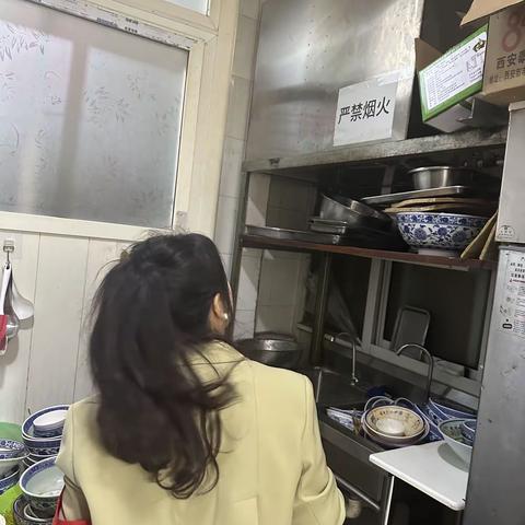 青三社区开展甲醇燃料安全检查