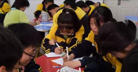 “盒”你倾诉 悦自我 爱相随——扣河子镇中学心理健康宣传活动纪实