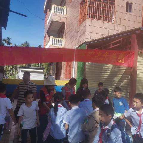 吉阳区乡村振兴局联合罗蓬村委会宣传“护苗”活动