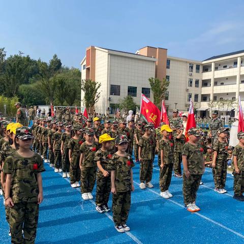 我是小小兵——洋溪小学一年级“学军学法活动”