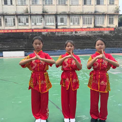 【东华小学·喜报】我校学生在2024年广西“奔跑吧·少年”北流市首届青少年儿童武术套路散打比赛中斩获佳绩