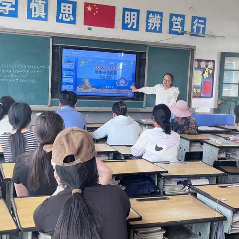 【徐州市贾汪区江庄镇铙钹小学   召开“女童保护”家长会】