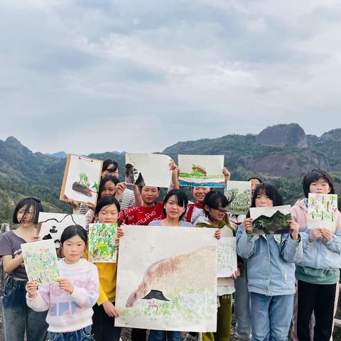 铜钹山石溪完小校本课程《四季石溪》——“画起来”，巍巍青山户外写生