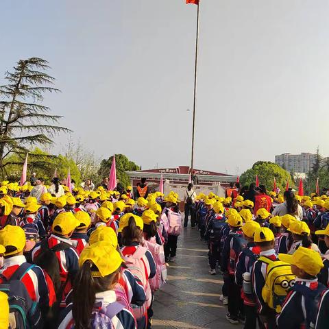 看烂漫春景，领万物复苏——缅怀先烈伟绩，传承红色基因暨水桥小学一年4班校外研学之旅