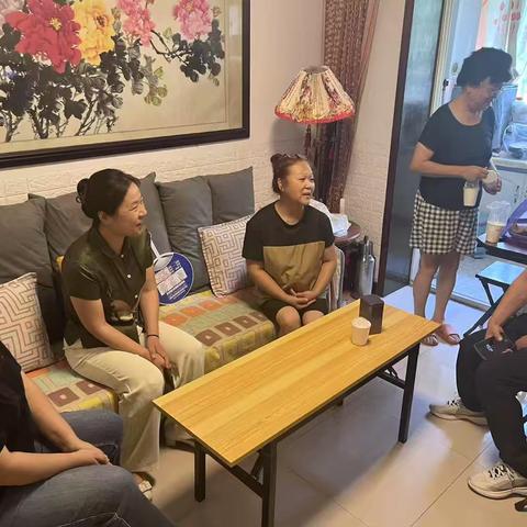 太华路街道退役军人服务站开展“七一"走访慰问活动