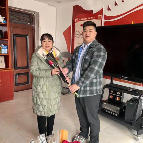 西古城镇支行开展“三·八”妇女节慰问活动，传递温暖彰显农行形象