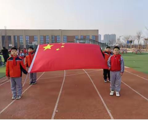 滴水在指尖 节水在心间——定陶区第四实验小学举行“世界水日”主题升旗仪式