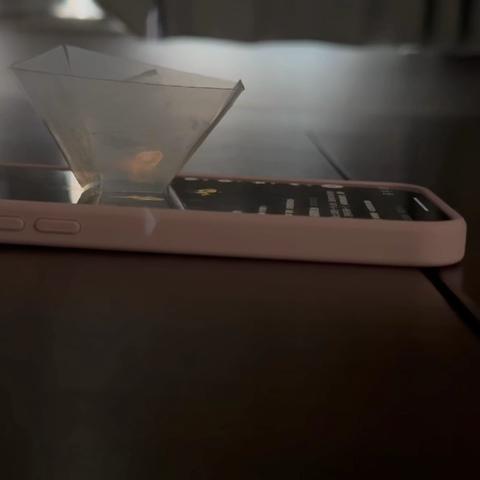 超逼真的3D立体影像，几块塑料片就能玩“全息投影”———五（5）班周奕霖