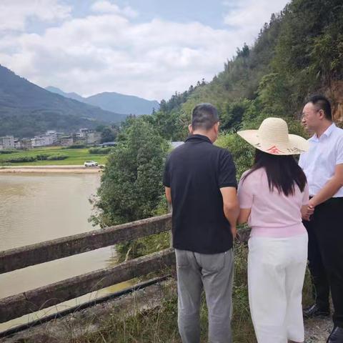 大田县县级河长赴华兴镇开展巡河工作