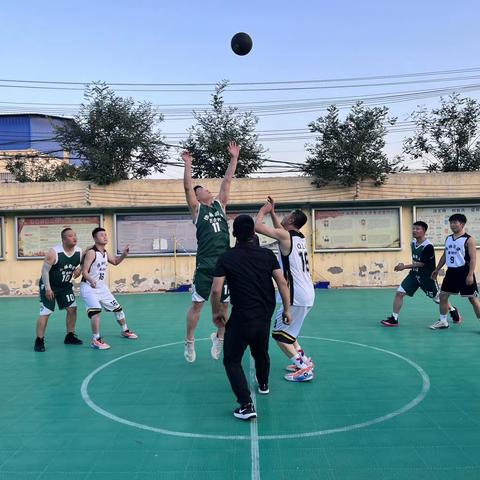 徐杨街道徐杨社区举办庆"七一"篮球赛