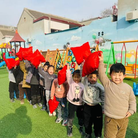 徐南幼儿园枕头大作战游戏：欢乐与互动的完美结合