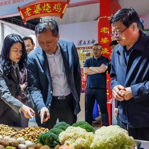 <p>‌沙澧河畔的“共享食材库”——阴阳赵镇参展“食尚漯河嗨购双节”暨“寻味漯河”美食嘉年华活动