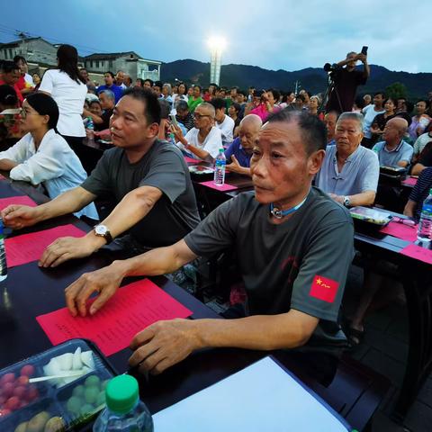 仰山社区举办庆“八一”建军节文艺演出活动