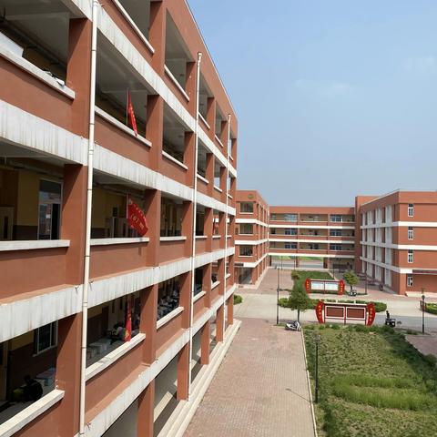 智能批改作文，告别繁琐，轻松批改，一键搞定！