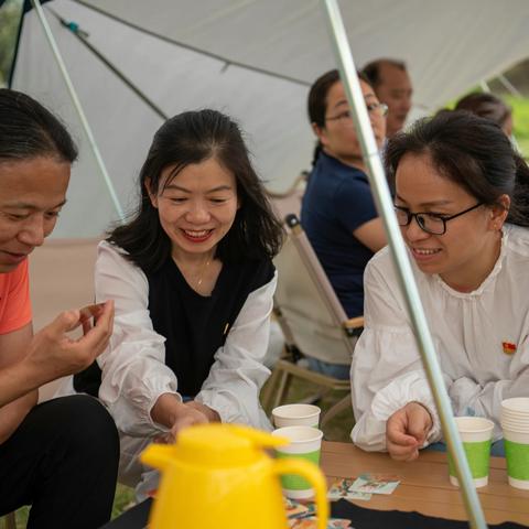 围一方天地，绘理想社区 ——龙辉社区“书记下午茶”活动