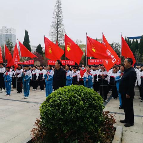 鄄城县双语学校关工委“牢记历史 缅怀英烈”主题教育活动