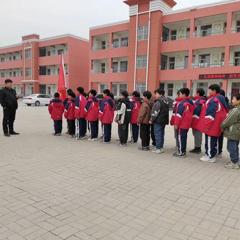 传承雷锋精神，争做新时代接班人——老赵庄镇中心小学“学雷锋”敬老院慰问活动