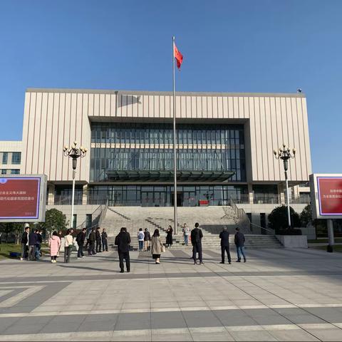 美丽大气的襄阳四中