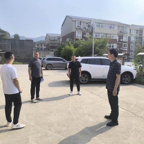 规划科学停车位，提升美丽金山小区，绘制靓丽风景线