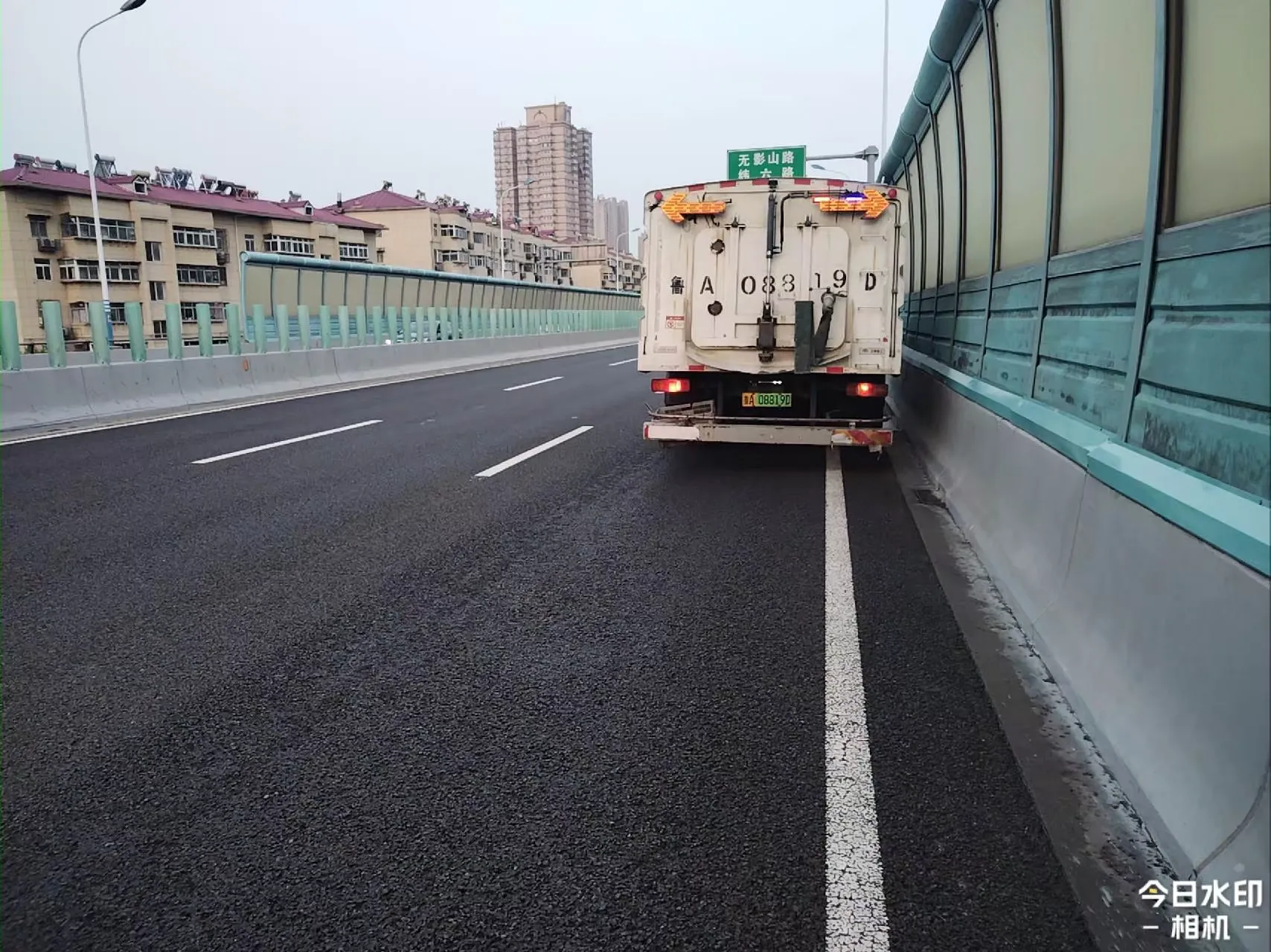 简篇-秋高气爽忙精洗,路净桥靓悦行程