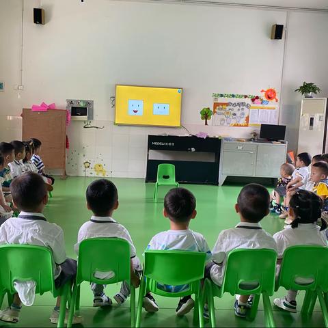 辰阳街道公办幼儿园小一班——探究数学《忙碌的港口》