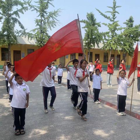 南街小学一年级学生入队仪式