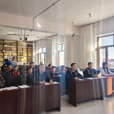 “一米阅读 多彩成长”——好力保中心学校读书系列比赛活动