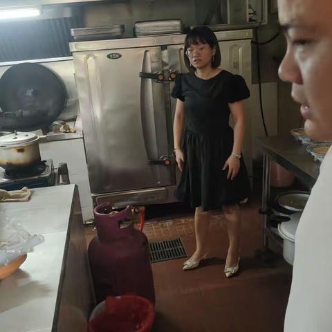 【文明实践】开展入户排查宣传 消除燃气安全隐患